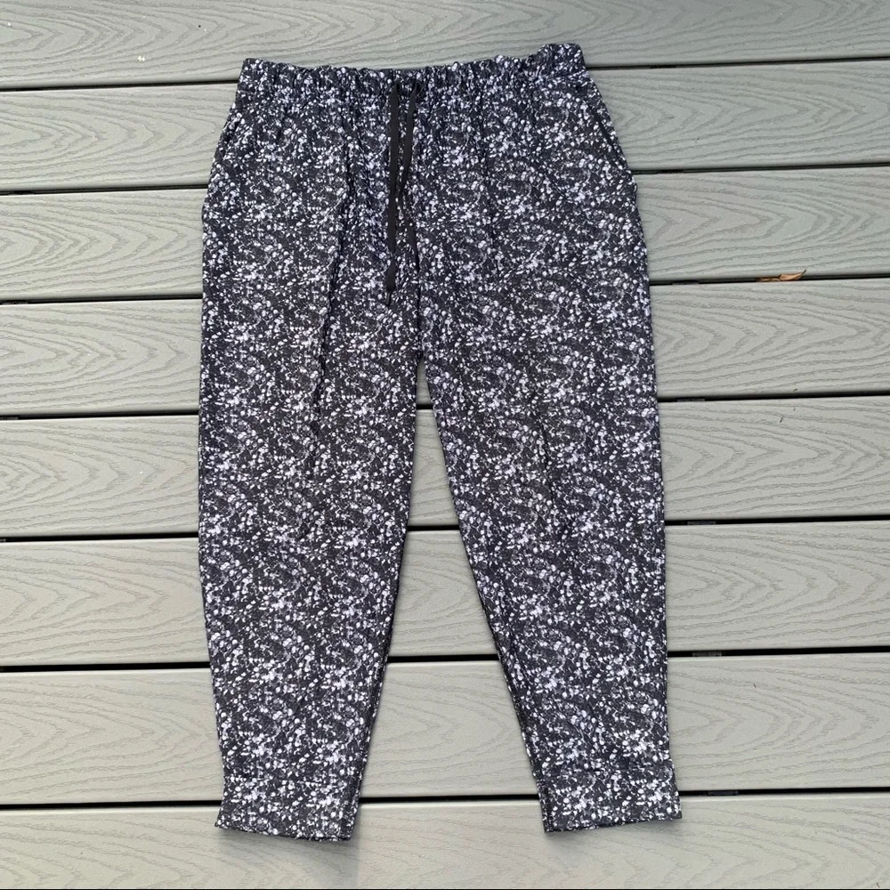 LULULEMON Jogger Cuff at hem Floral print Elastic waist Drawstring waist_2